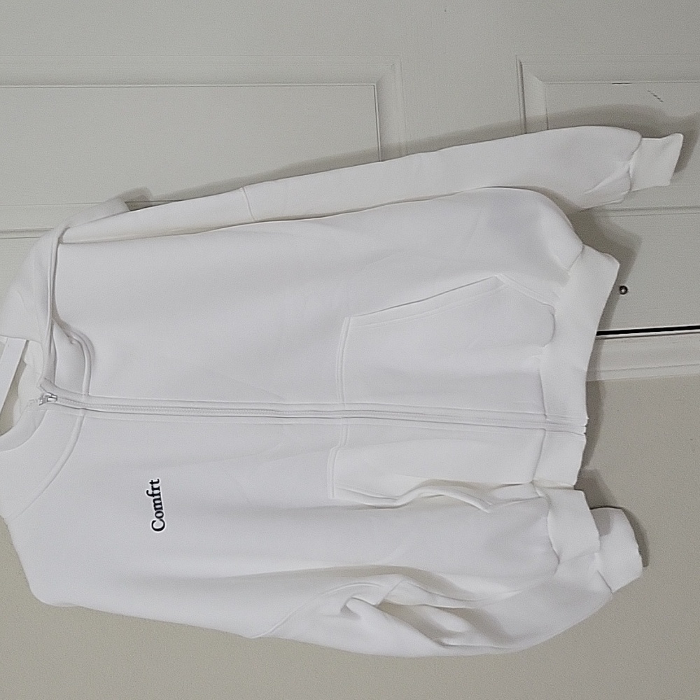 Oversized White Hoodie Sweatshirt with Relaxed Fit - Picture 2 of 5